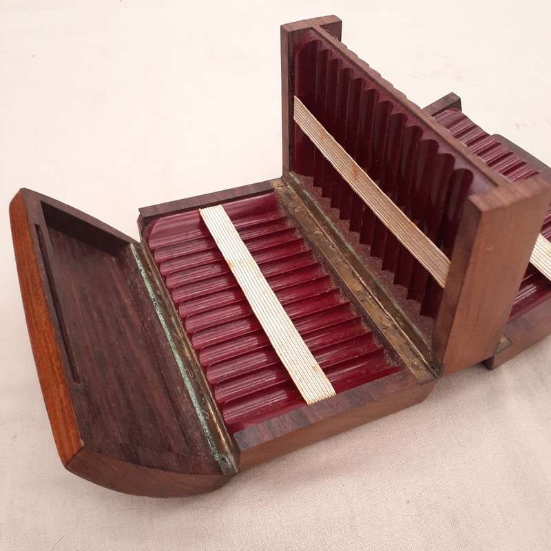 1920 wooden Cigarette box - 48 cigarettes - bakelite holders