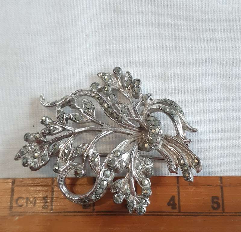 silver metal marcasite brooch - vintage with leaves