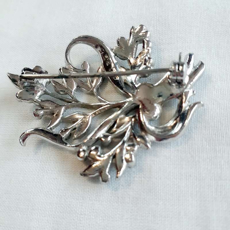 silver metal marcasite brooch - vintage with leaves