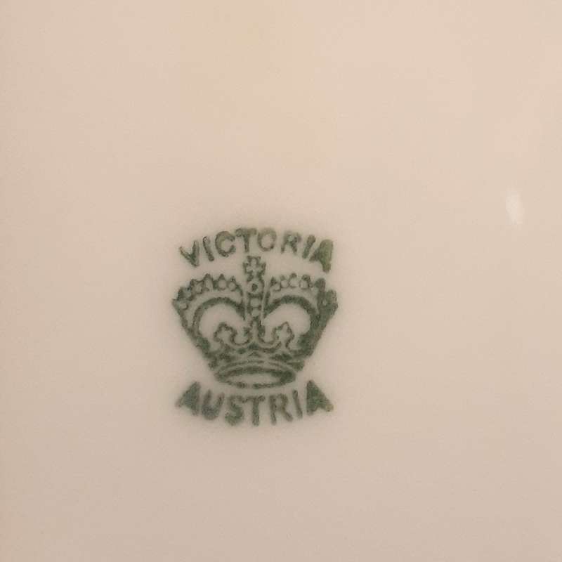 6 Bohemian tea trios - pearl lustre irridescent Victoria Austria plus 2 bowls