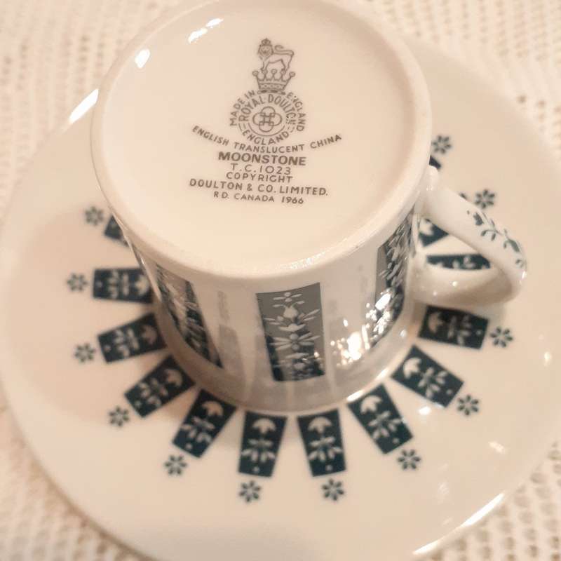 6 Royal Doulton Coffee duos -