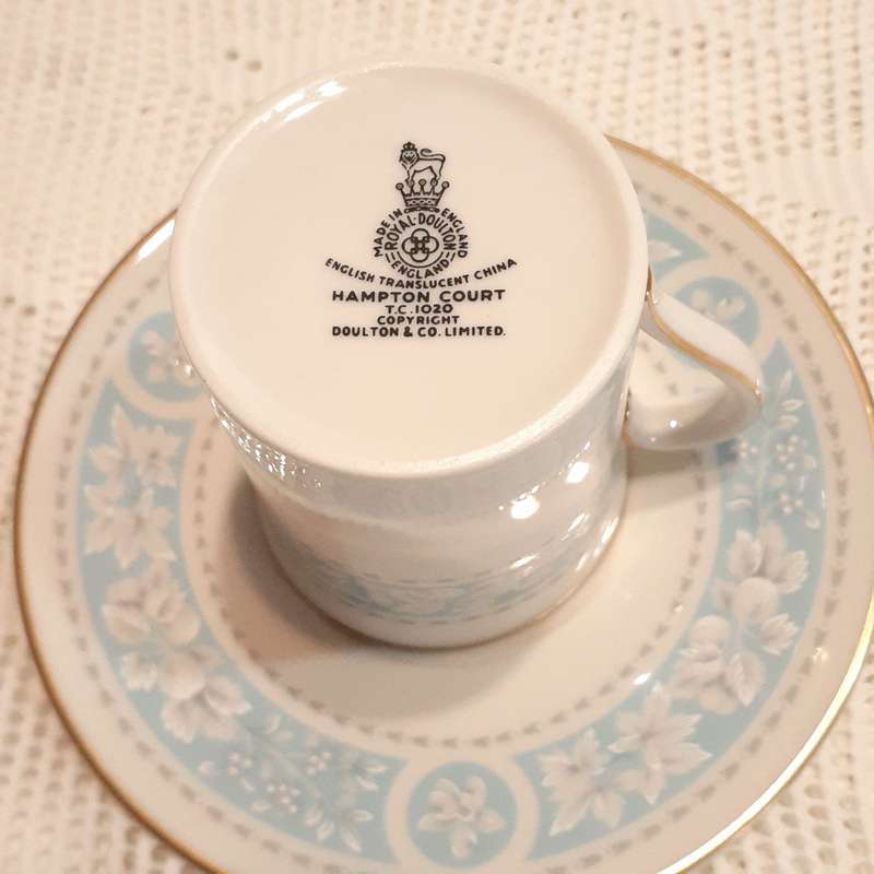 6 Royal Doulton Coffee duos -