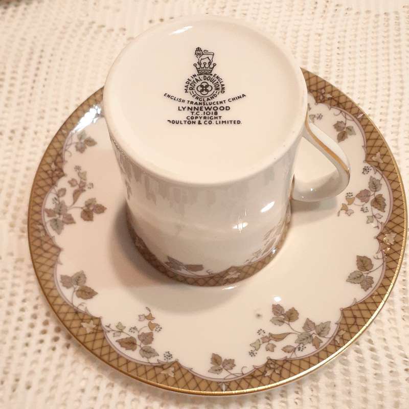 6 Royal Doulton Coffee duos -