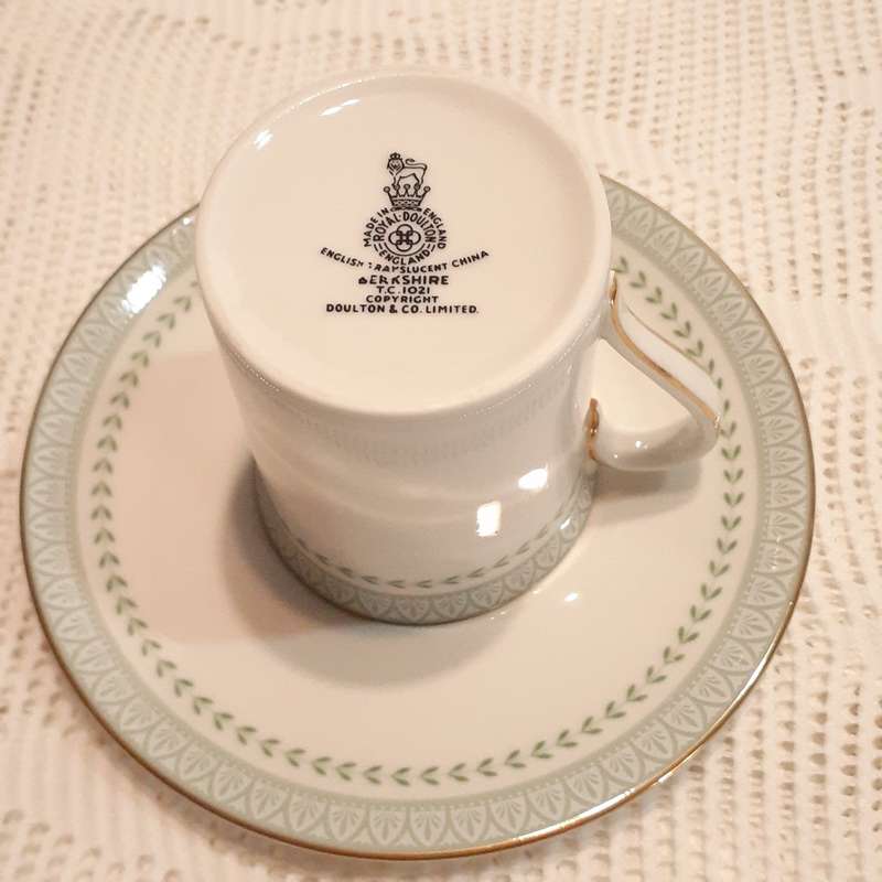 6 Royal Doulton Coffee duos -