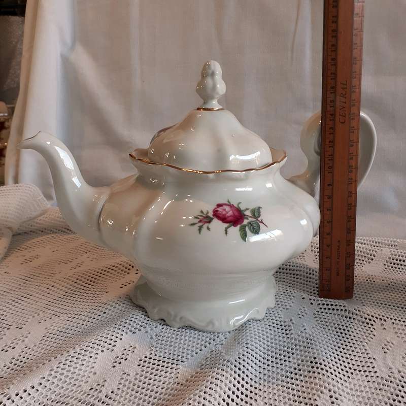Large Tea Pot sugar basin and milk jug - Roses - South African porcelain Constantia
