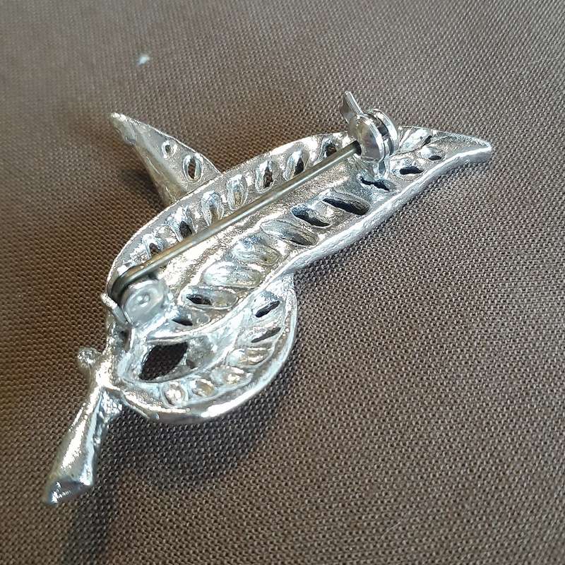 Silver metal marcasite leaf brooch