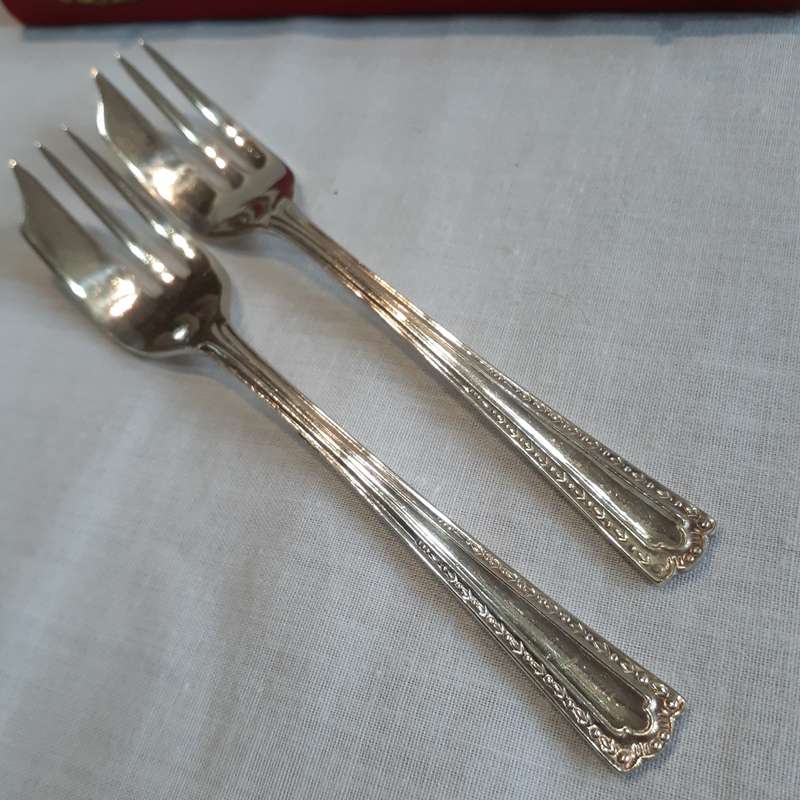 Cake Forks - top quality boxed English plate hallmarked unused RandD