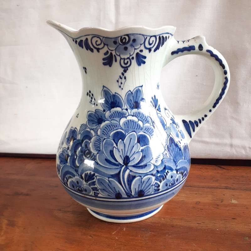 Old Delfts Holland hand painted Jug - signed 20 cms tall