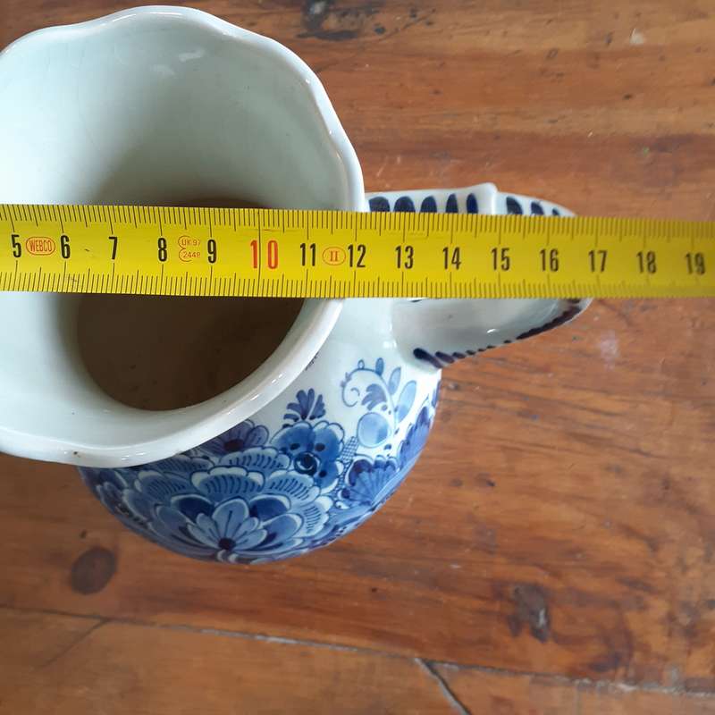 Old Delfts Holland hand painted Jug - signed 20 cms tall