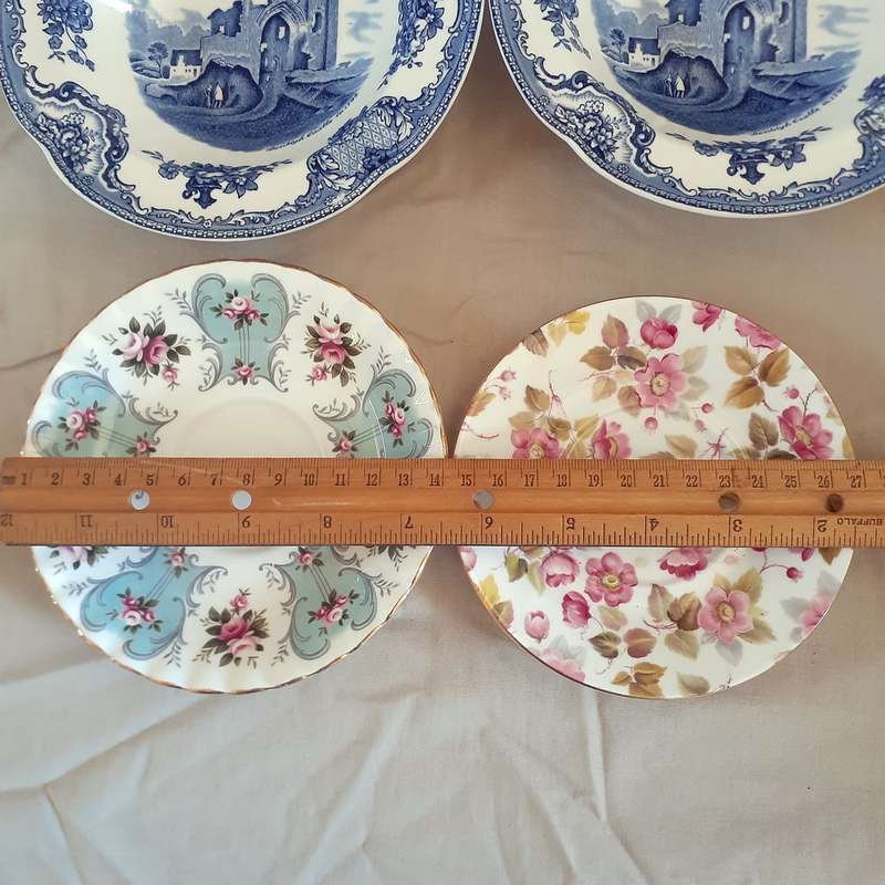 2 Royal Albert saucers - 2 Johnson Bros bowls  Good condition