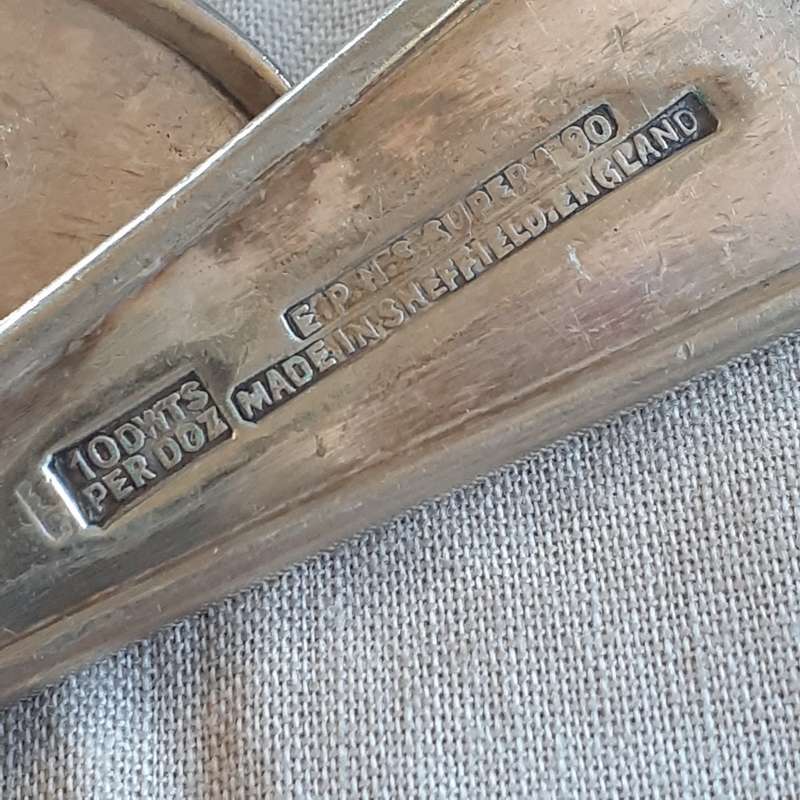 6 good heavy quality forks (10 DWTS per dozen - Sheffield England)