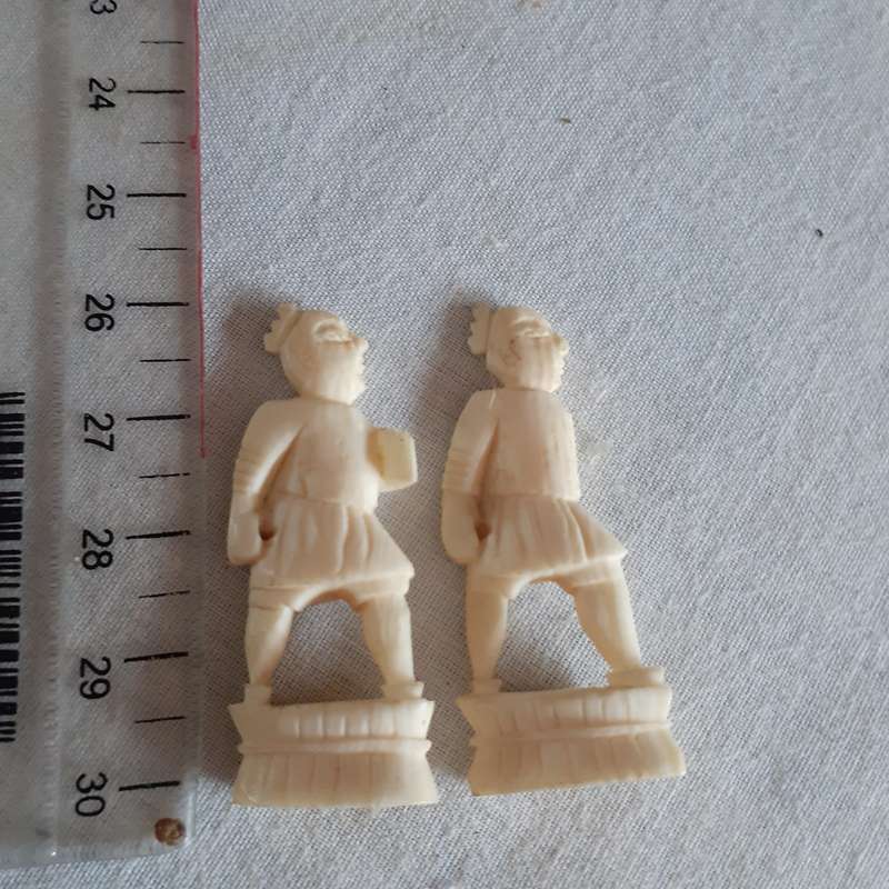 7 little carved bone figurines birds and a crocodile