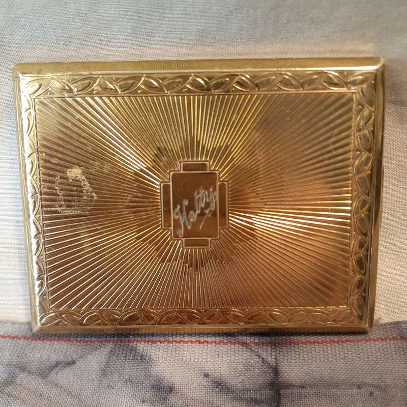 Kigu powder compact gold tone Inscribed Hetty