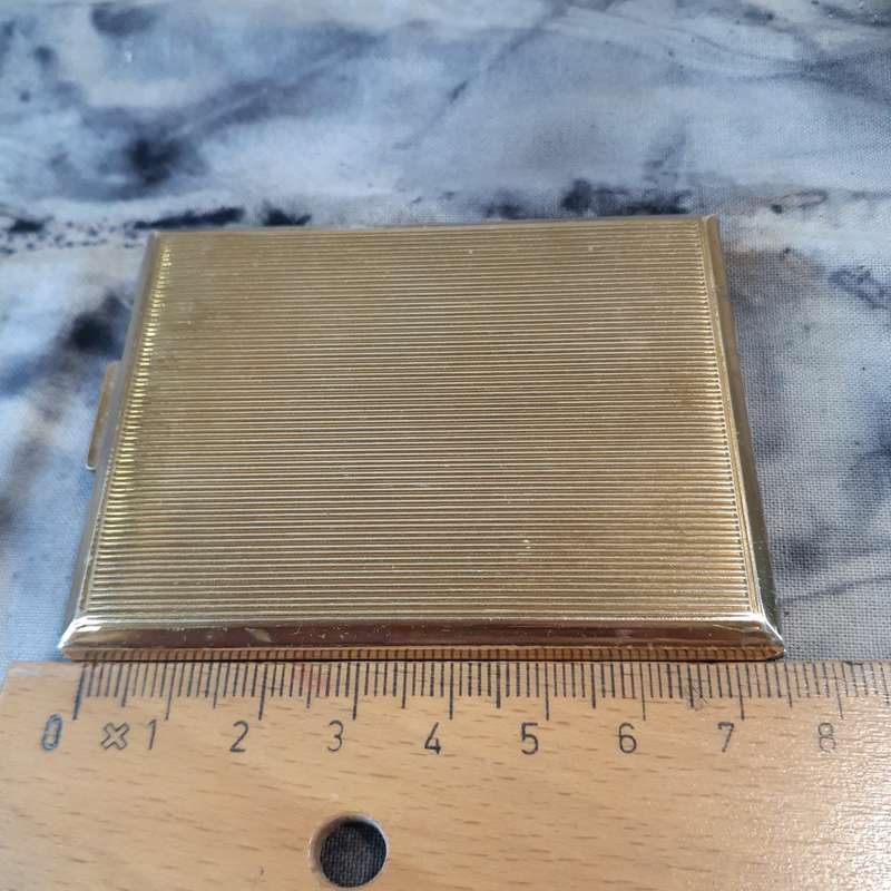 Kigu powder compact gold tone Inscribed Hetty