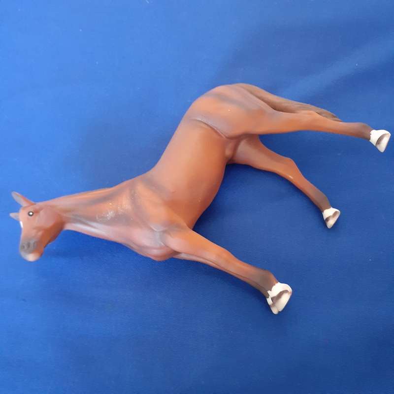 Horse ornament.  Thoroughbred.  Matt glaze  no repairs