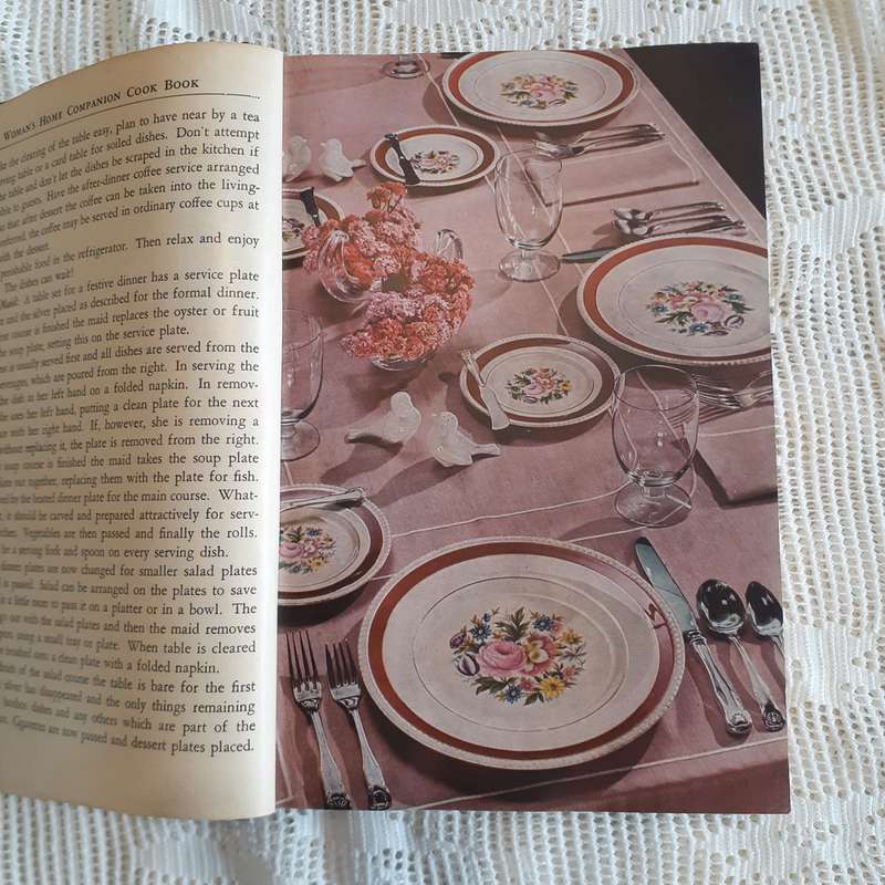 American vintage cook book -1946 edition - Womens home companion cook book 949 pages