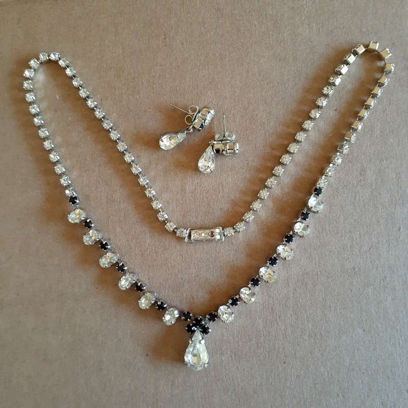 Pendant necklace and earings set - Crystal and silver metal - diamante and dark "stones"