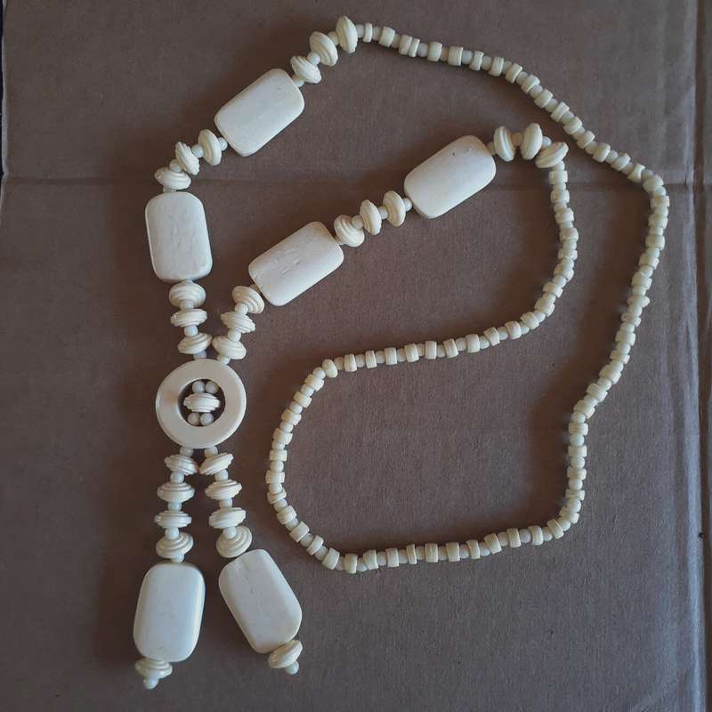 Pendant necklace cream ethnic type