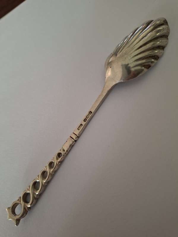 Pretty Hallmarked Silver Teaspoon 12.13g