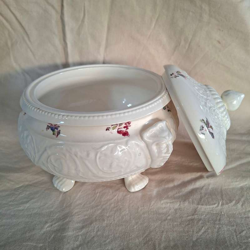 Wedgewood footed bowl with lid.   Floral designs  Swansea England Patrician USA