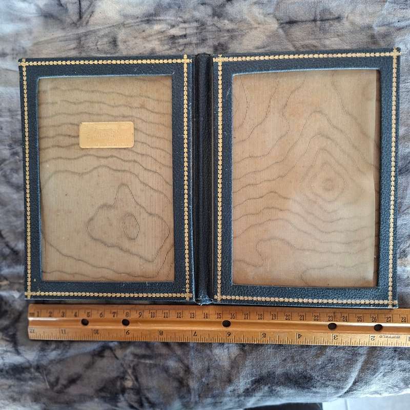 Vintage photo holder / stand vintage cabinet