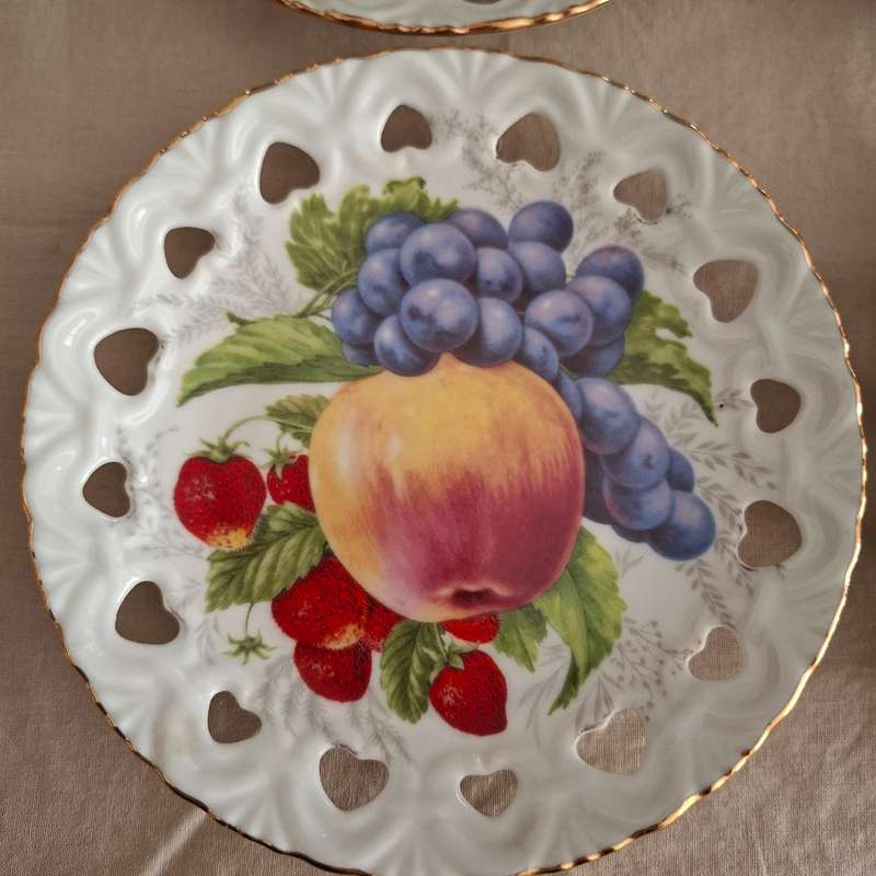 6 dresden fruit plates pierced harts   15cm dia