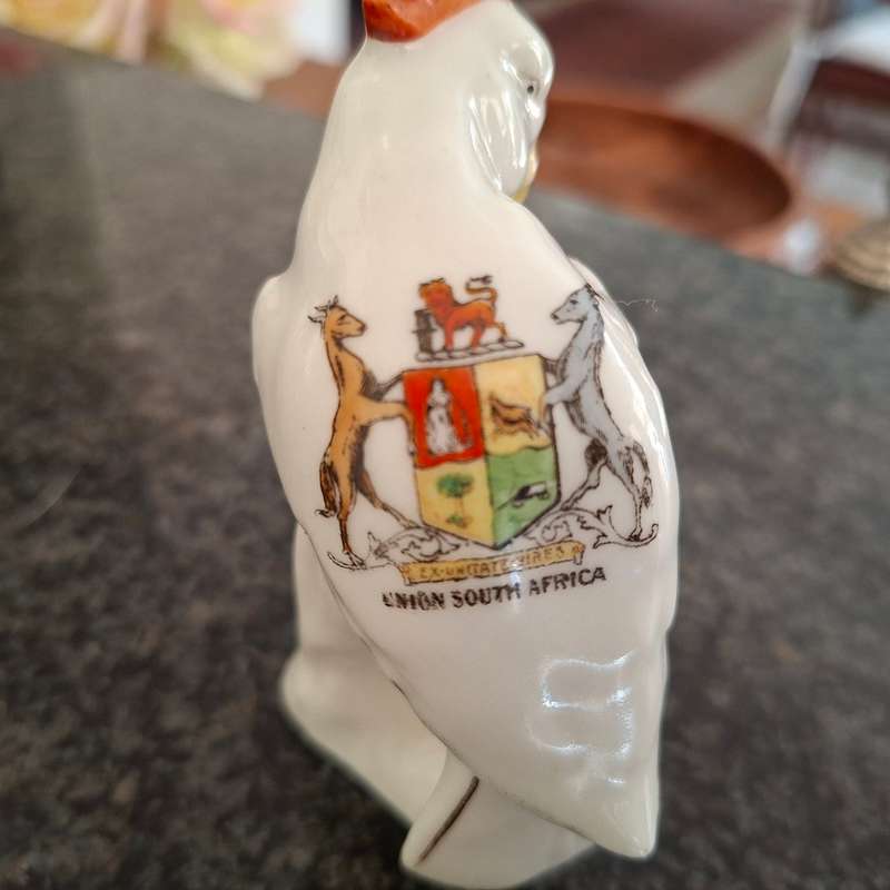 Gemma Ware parrot Crested China - Union of South Africa - 10cms