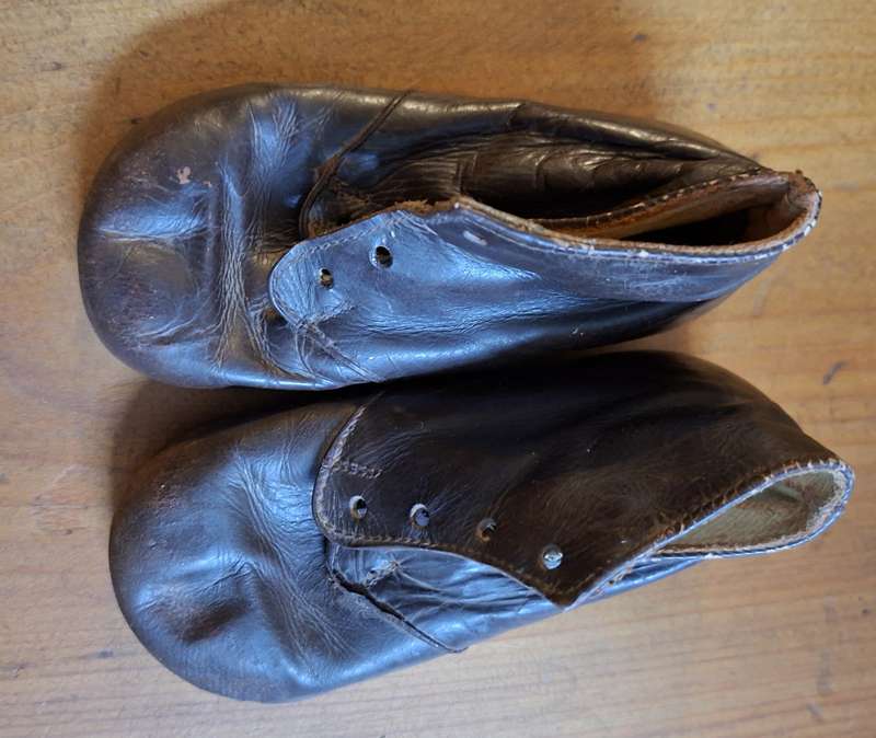 childs leather lace up boots -