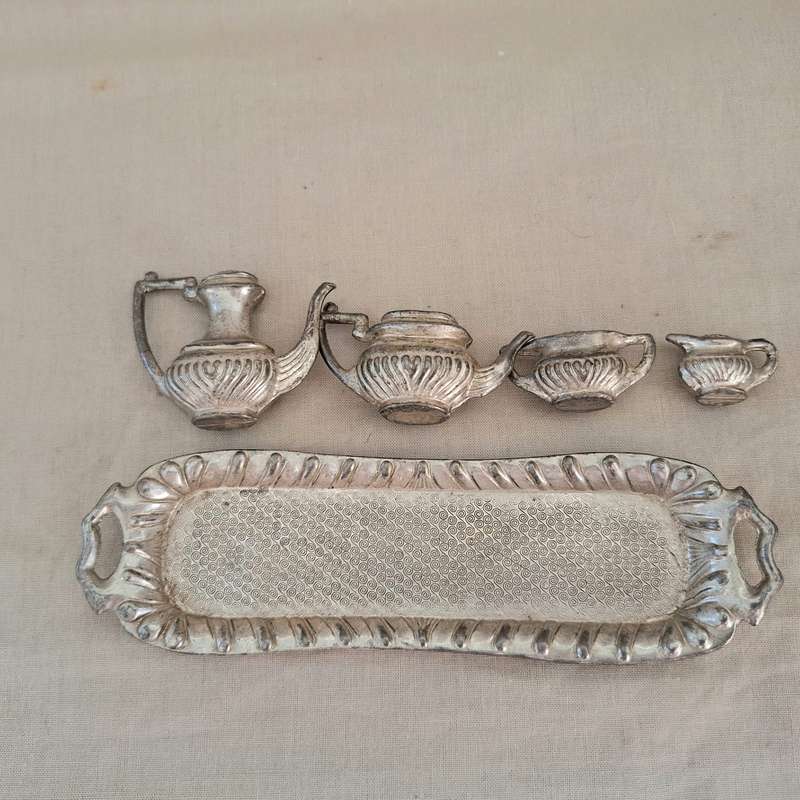 Mini metal tea set - dollshouse furniture - silver plated