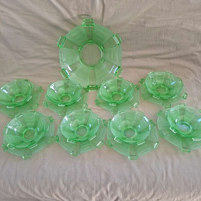 Green uranium Glass Fruit set 17 pieces - Deco Czech - Stolzle Hermanova Hut factory  8 bowls 8 p...