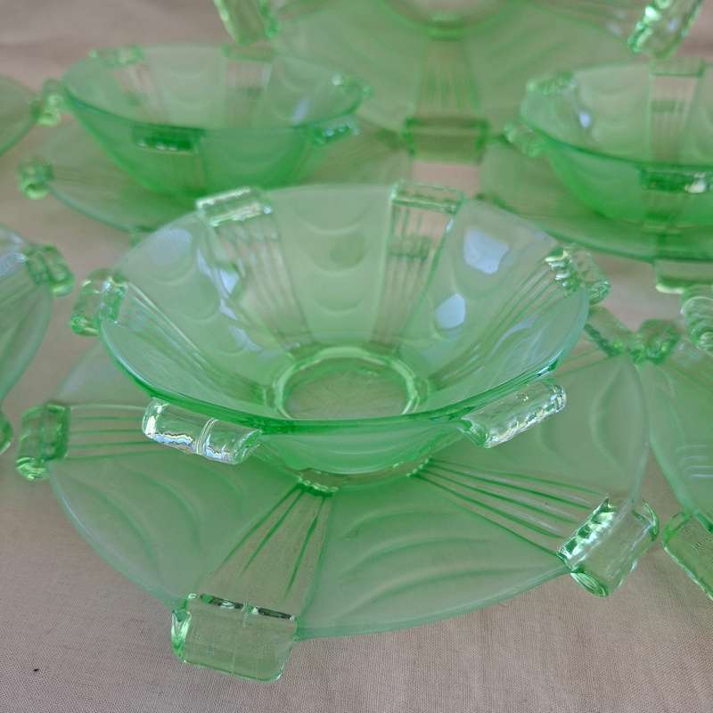 Green uranium Glass Fruit set 17 pieces - Deco Czech - Stolzle Hermanova Hut factory  8 bowls 8 p...
