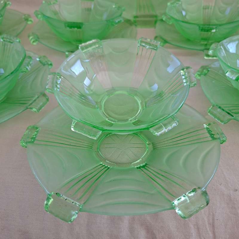 Green uranium Glass Fruit set 17 pieces - Deco Czech - Stolzle Hermanova Hut factory  8 bowls 8 p...