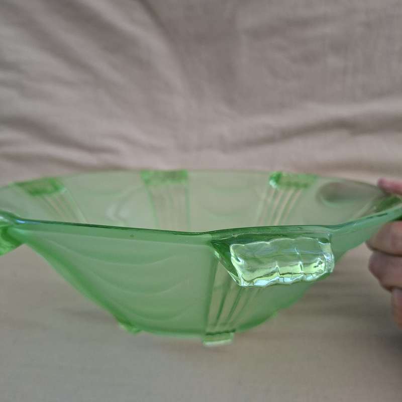 Green uranium Glass Fruit set 17 pieces - Deco Czech - Stolzle Hermanova Hut factory  8 bowls 8 p...
