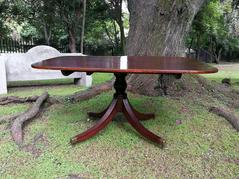 Early 19th-century George III Mahogany & Rosewood Banded Breakfast Table Circa 1810 (6-8-Seater)