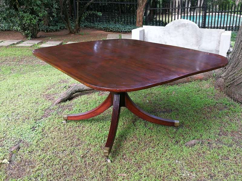 Early 19th-century George III Mahogany & Rosewood Banded Breakfast Table Circa 1810 (6-8-Seater)