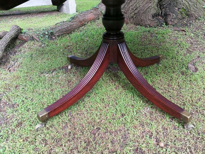 Early 19th-century George III Mahogany & Rosewood Banded Breakfast Table Circa 1810 (6-8-Seater)
