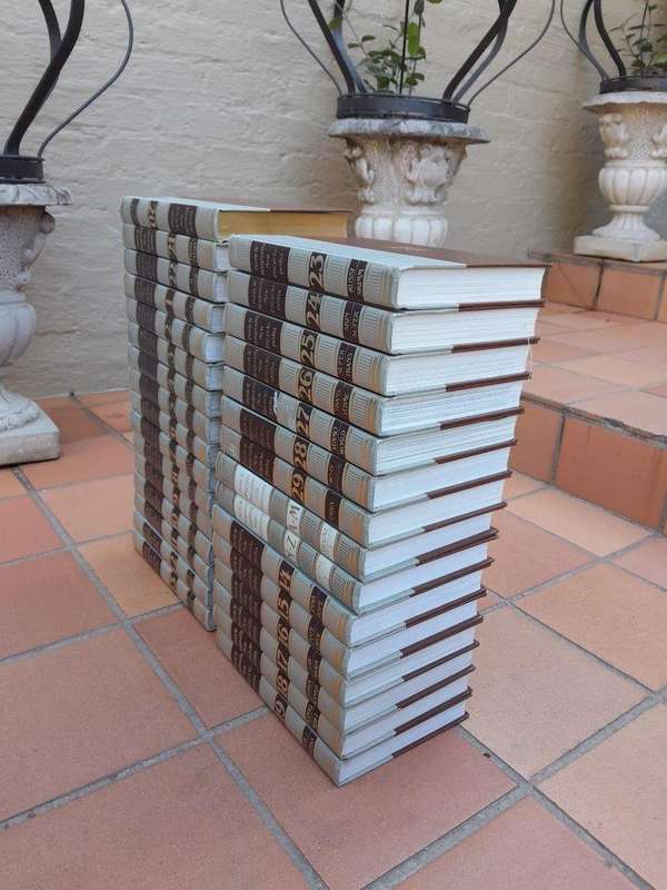 A 20th Century USA Set of Twenty Nine (29) Funk and Wagnalls New Encyclopaedia Books