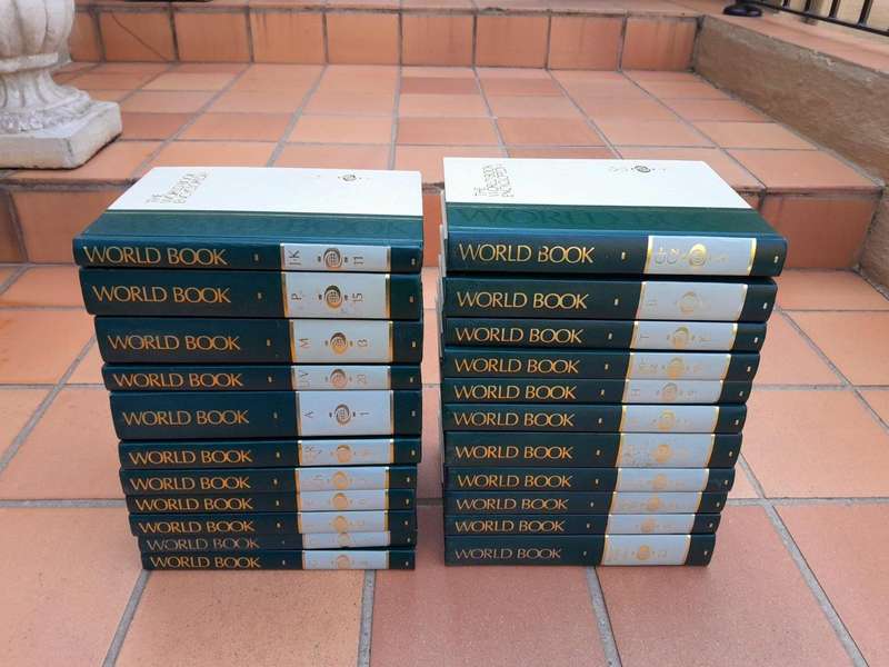 A 20TH Century Set of Twenty Two (22) Volumes of a Complete Set of 1989 World Book Encyclopedia -...