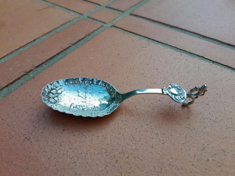A 20th Century Silver Caddy Spoon 25g weight