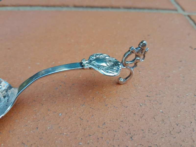 A 20th Century Silver Caddy Spoon 25g weight