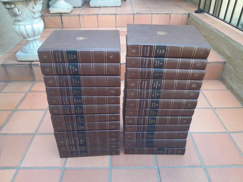 A 20th Century Set Of Encyclopedia Britannica Twenty -Four Volumes