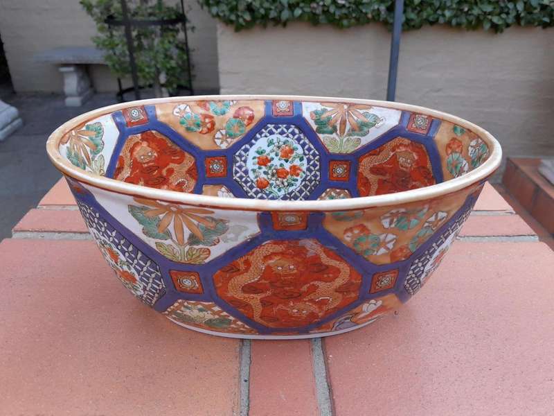A 20th Century Imari Style Bowl