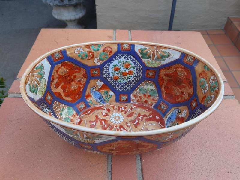 A 20th Century Imari Style Bowl