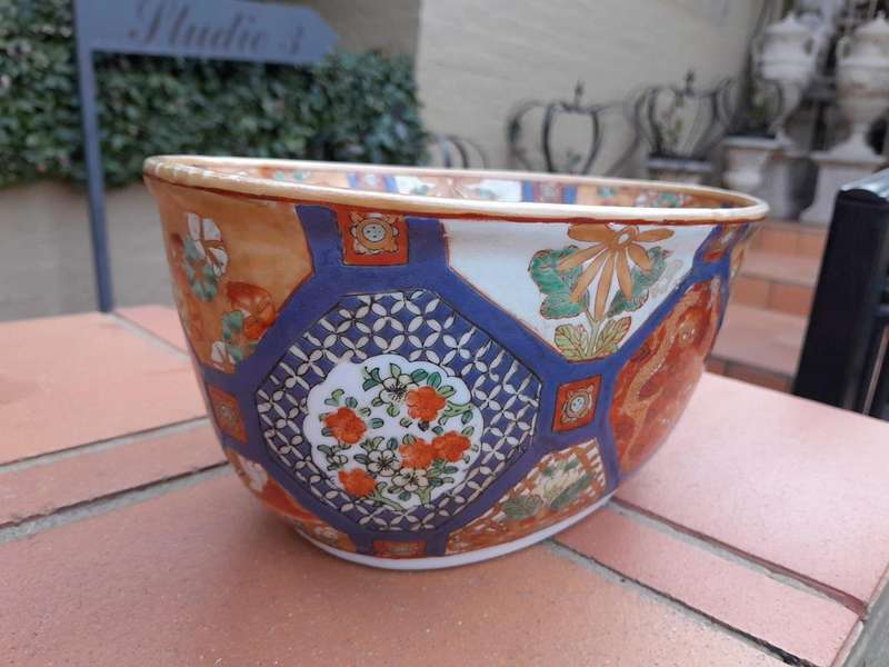 A 20th Century Imari Style Bowl