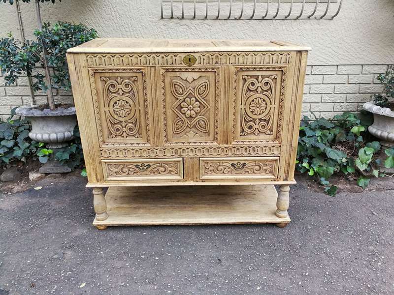 18th Century English Oak Mule Chest in a Cotemporary Natural / Bleached Finish