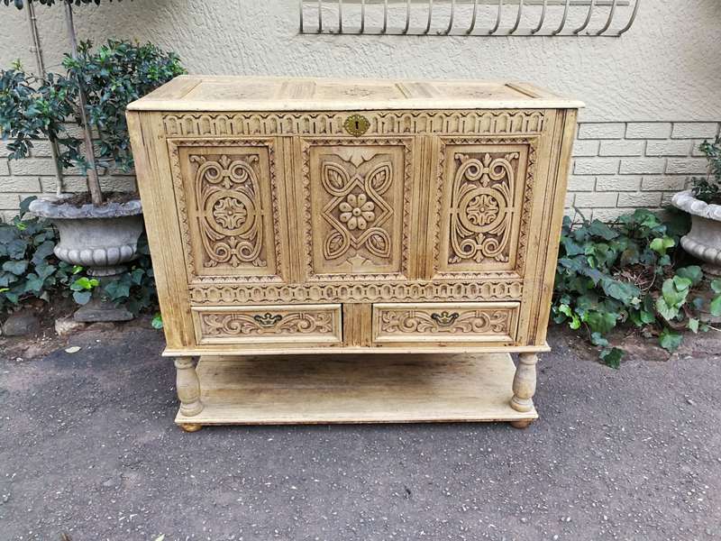 18th Century English Oak Mule Chest in a Cotemporary Natural / Bleached Finish