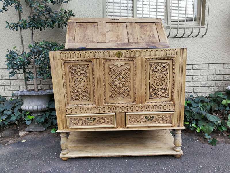 18th Century English Oak Mule Chest in a Cotemporary Natural / Bleached Finish