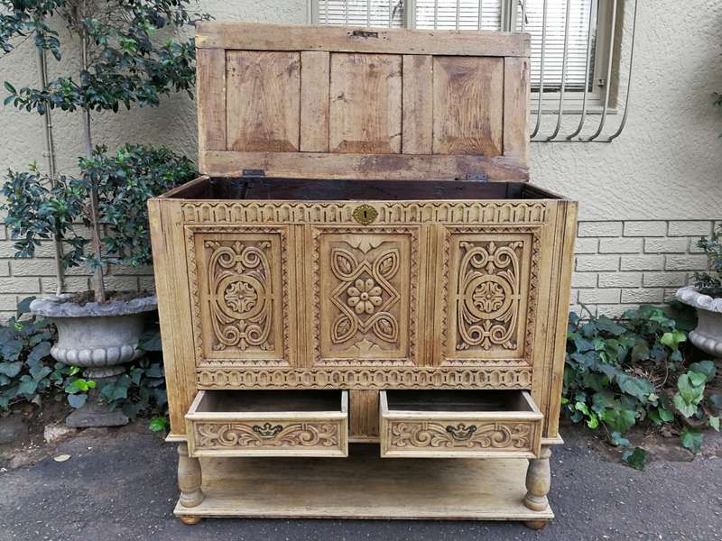 18th Century English Oak Mule Chest in a Cotemporary Natural / Bleached Finish