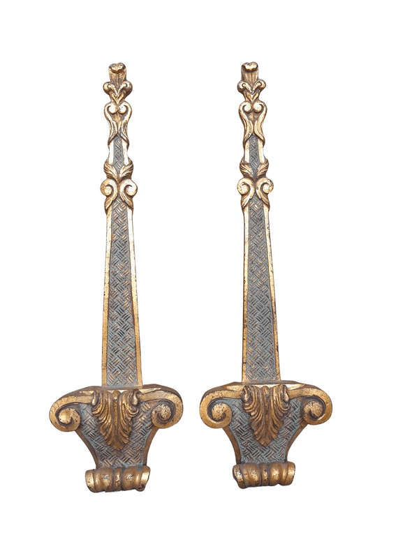 A 20th Century Pair of French Style Gilt Painted Wooden Picture Holders
