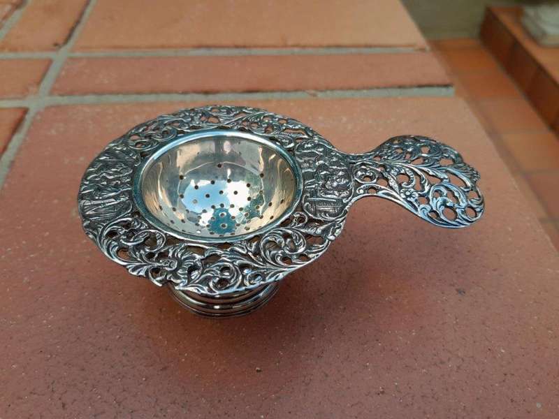 An English  / London Electroplate Tea Strainer on Stand